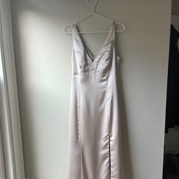 Amsale Tiana Long Evening Bridesmaids Dress in Champagne, Size 10 - Picture 1 of 8